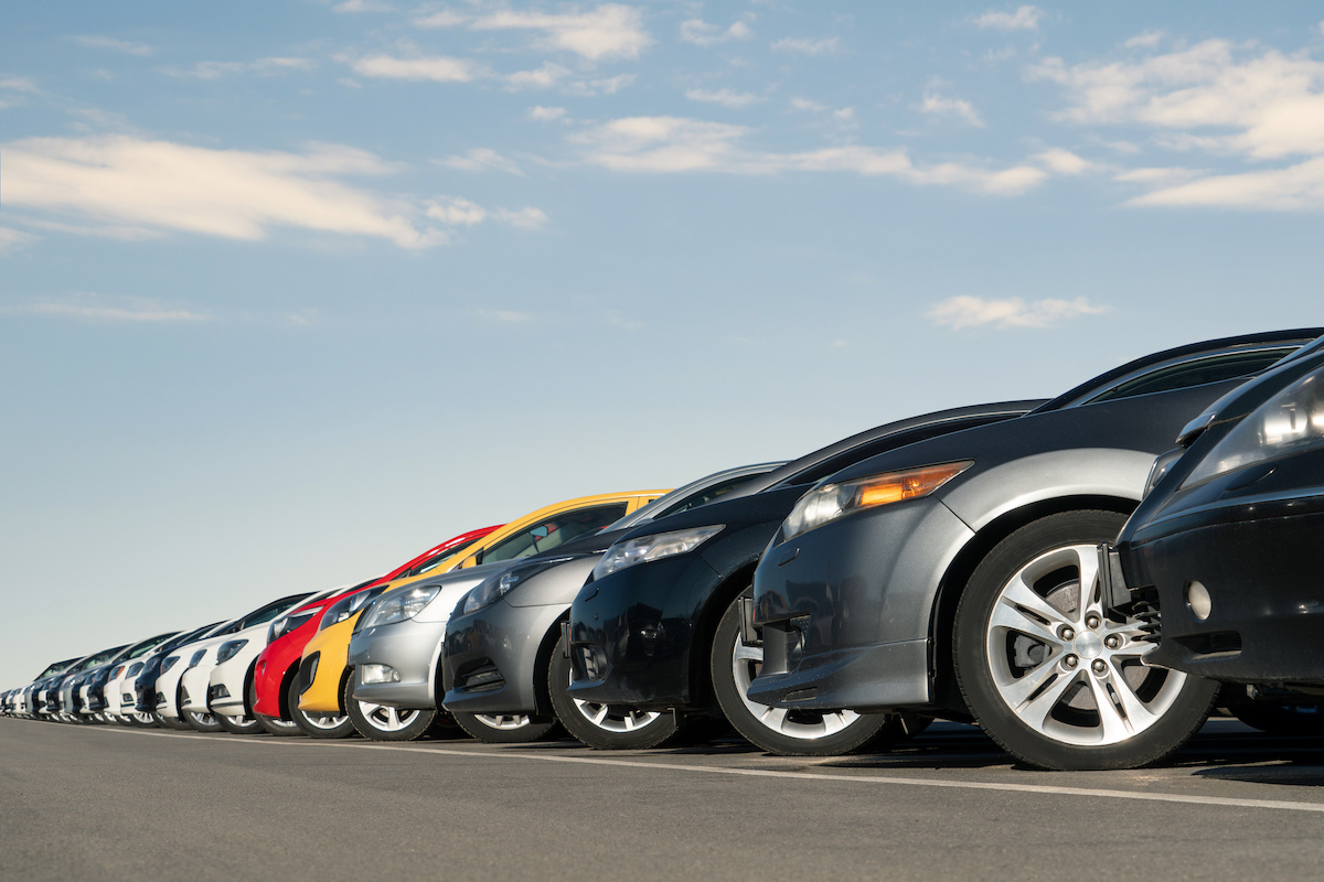 Existen autos americanos de la marca Chevrolet, Coda, entre otras. Foto: Trámites USA. Existen autos americanos de la marca Chevrolet, Coda, entre otras. Foto: Trámites USA.
