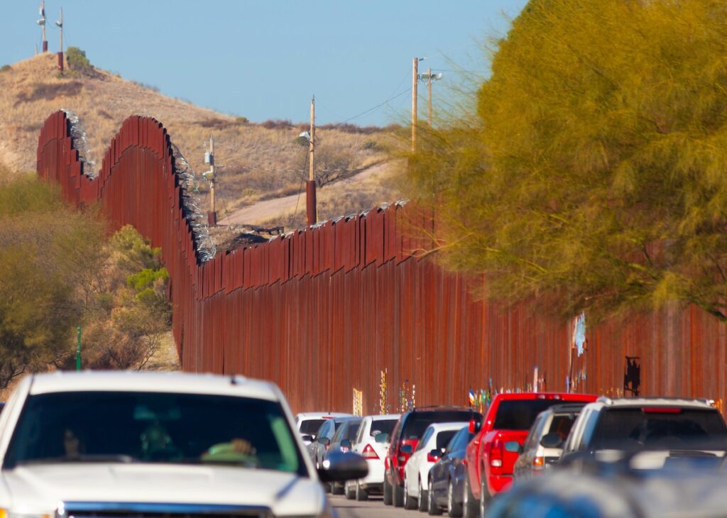 La Tarjeta de Cruce Fronterizo es un documento esencial para los ciudadanos mexicanos que desean ingresar a Estados Unidos.