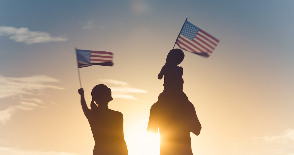 Obtener la ciudadanía americana por nacimiento o naturalización
