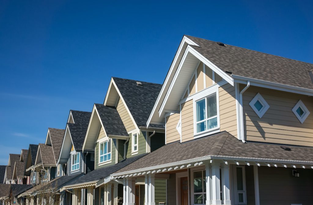 Para comprar su primera vivienda, el préstamo FHA es el indicado ya que los requisitos no son tan estrictos.