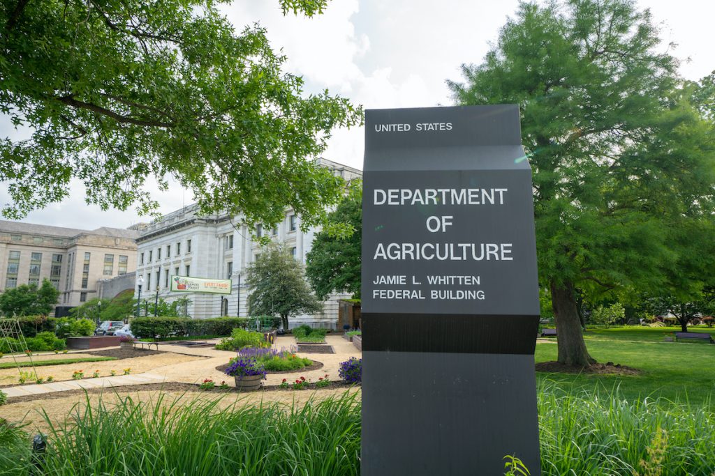 Oficina del Departamento de Agricultura está abierta todo el año.
