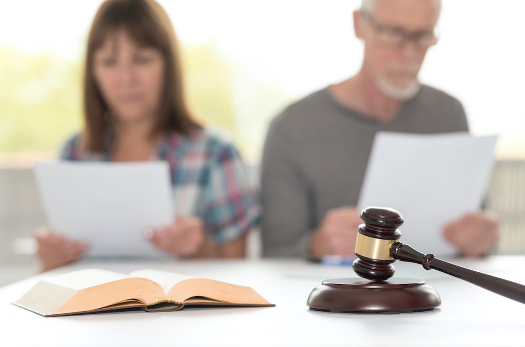 En algunos casos de divorcio es fundamental buscar un profesional de las leyes para llevarlo a cabo.