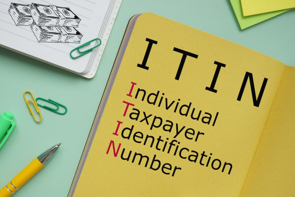 Individual Taxpayer Identification Number (ITIN) o Número de Identificación Personal del Contribuyente.